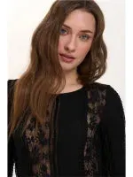 Amiek 24c Jaylin top zwart katoenmix kant